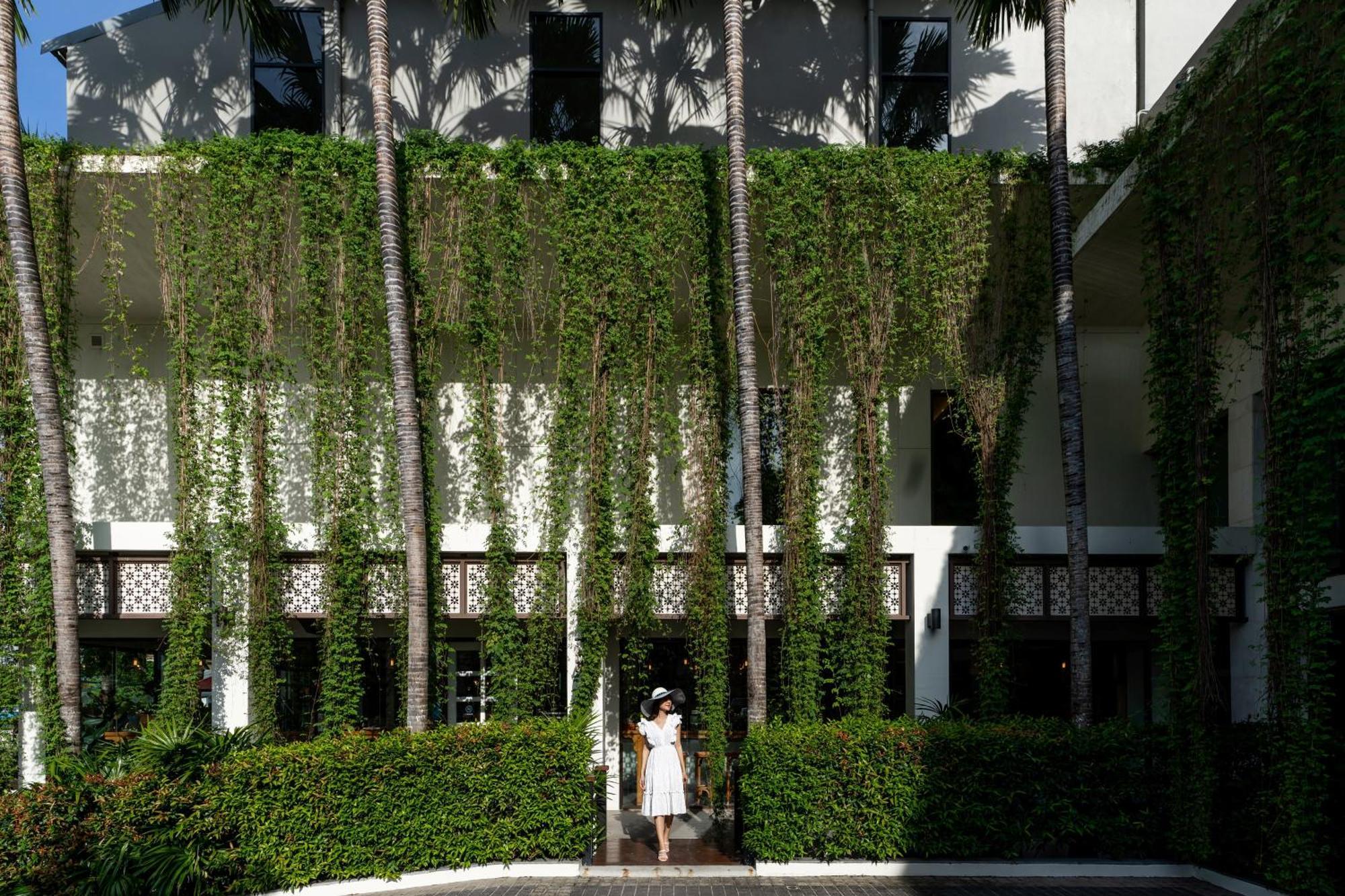 Proud Phuket Hotel, Naiyang Beach מראה חיצוני תמונה